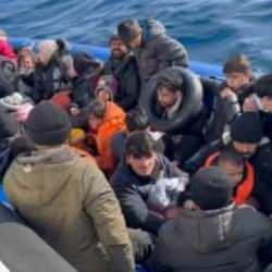 Çanakkale'nin Ayvacık ilçesi açıklarında 69 düzensiz göçmen yakalandı