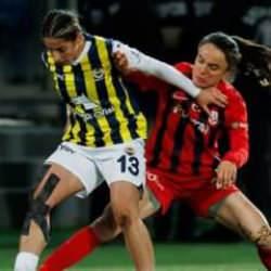 Fenerbahçe liderliği Galatasaray'a kaptırdı