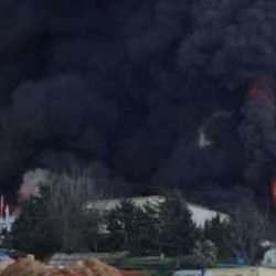 Gebze'de boya fabrikasında yangın!