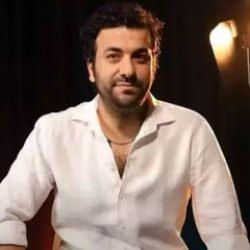 Hasan Can Kaya küplere bindi! O soruyu duyunca resmen çıldırdı...