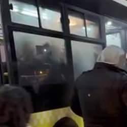 İETT otobüsü dumanlar içinde kaldı! Yolcular canını zor kurtardı