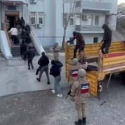 TIR’ın dorsesinde 58 kaçak göçmen yakalandı