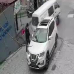 Aziz Yeniay'a se&ccedil;im temasları sırasındaki silahlı saldırının yeni g&ouml;r&uuml;nt&uuml;leri ortaya &ccedil;ıktı