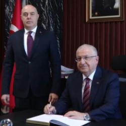 Bakan Güler'den Irak'taki Bağdat Büyükelçiliğine ziyaret