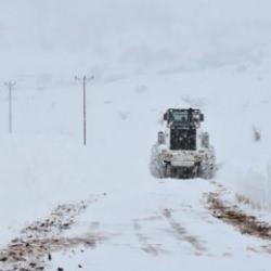 Erzurum ve Ardahan'da 42 yerleşim yerine ulaşım sağlanamıyor