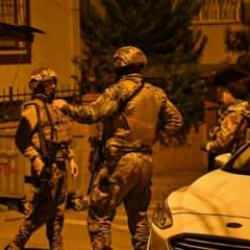 İstanbul'da annesini ve kardeşini rehin alan kişi g&ouml;zaltına alındı