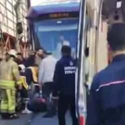 Sultanahmet'te tramvay yayaya &ccedil;arptı