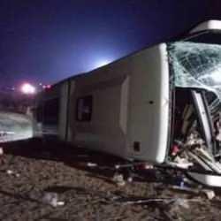 Son dakika: Yozgat'ta yolcu otob&uuml;s&uuml; devrildi: &Ouml;l&uuml; ve yaralılar var