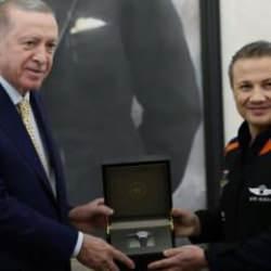 Cumhurbaşkanı Erdoğan, Alper Gezeravcı ile görüştü