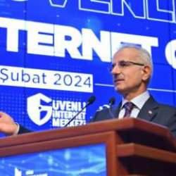 Bakan Uraloğlu'ndan ailelere çağrı: Çocuklarınızı internette yalnız bırakmayın