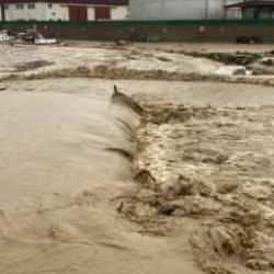Çanakkale'de sağanak yağış: Kepez Çayı taştı!