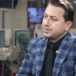 İlhan Arık'ın başına akıl almaz olay geldi! Sana son model telefon g&ouml;ndereceğiz deyip...