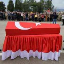 Şehit Uzman Çavuş memleketinde ebediyete uğurlandı