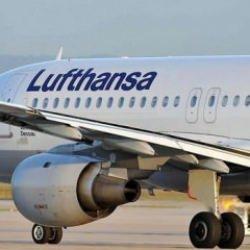 Almanya'da grev nedeniyle yüzlerce uçuş iptal edildi