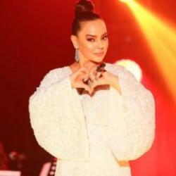 Ebru Gündeş bakın kiminle evleniyor! İşte o isim…