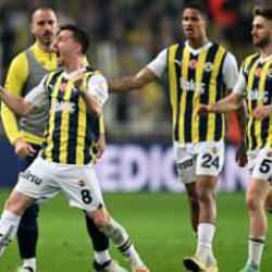Fenerbahçe 90+6'da kazandı! Zirve sarı-lacivert