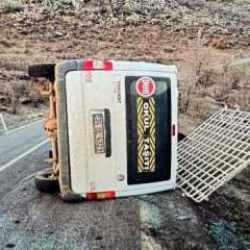 Minibüs devrildi: Çok sayıda yaralı var
