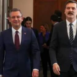 &Ouml;zel&rsquo;den Gebze&rsquo;de &ldquo;kurultay&rdquo; intikamı: &Ouml;n se&ccedil;imi yok sayıp ittifak yaptı