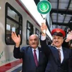 Bakan Uraloğlu'ndan müjde: Güneydoğu'ya iki yeni turistik hat