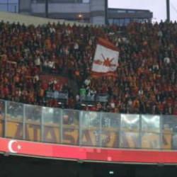 Galatasaray tribünlerinden şaşırtan Ali Koç tezahüratı