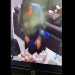 İmamoğlu'nun danışmanı, deste deste para sayarken görüntülendi