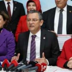 Özgür Özel, kadınlar gününde kadın adayını hedef aldı