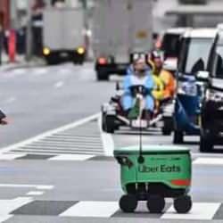 Tokyo'da robot kuryeler yemek dağıtacak
