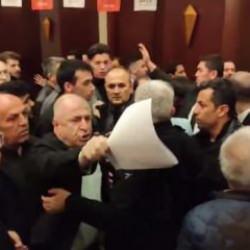 Zafer Partililer tekme tokat kavga etti!