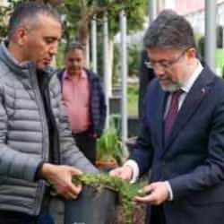 Tarım ve Orman Bakanı Yumaklı: S&uuml;s bitkileri &uuml;retim alanı 3 kat arttı