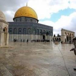 İsrail, Mescid-i Aksa'ya açılan kapılardan birinin üzerine dikenli tel çekti