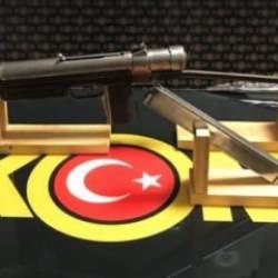 Kayseri'de operasyon: Nadir bulunan otomatik tabanca ele geçirildi