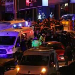 İzmir'de zincirleme trafik kazası: 2 &ouml;l&uuml;, 7 yaralı