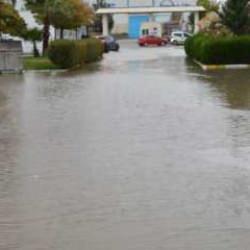 Mardin'de sağanak: Yollar göle döndü, ev ve iş yerlerini su bastı