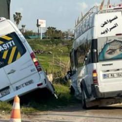 Öğrenci servisi ile minibüs çarpıştı: Çok sayıda yaralı var!