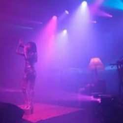 Ramazan'da LGBT destek&ccedil;isi Gaye Su Akyol'u sahneye &ccedil;ıkardılar! İBB'den tepki &ccedil;eken program