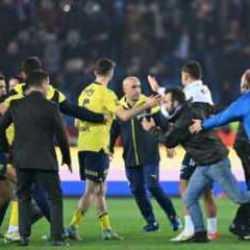 Fenerbahçeli futbolculara işlem yapılmamasına tepki