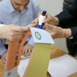 Liderler ve &uuml;&ccedil; b&uuml;y&uuml;kşehir adayı nerede oy kullanacak?