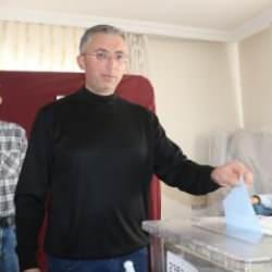  Dünyadaki Mars'ın rakipsiz muhtarı sandıklar açılmadan zaferini ilan etti