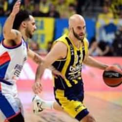 EuroLeague'de Türk derbisi! Anadolu Efes, Fenerbahçe'yi devirdi
