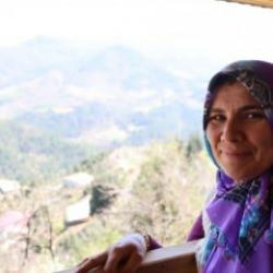 Kadın muhtar adayı tek vaadiyle se&ccedil;imi kazandı