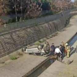 Sultanbeyli'de ara&ccedil; dereye u&ccedil;tu