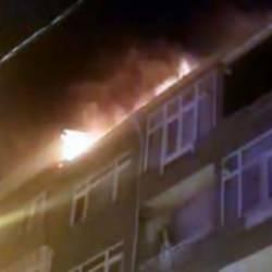 &Ccedil;orlu&rsquo;da 5 katlı binanın &ccedil;atısı yandı