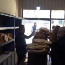 Erciş’te indirimli ekmek satan fırıncı tepki alıyor