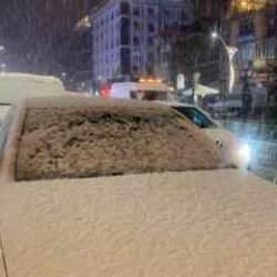 Nisan karı hazırlıksız yakaladı: Bir il beyaza b&uuml;r&uuml;nd&uuml;! 