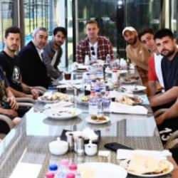 Samet Aybaba, futbolcularla yemekte bir araya geldi