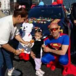 Yerli Süpermen Taksim'de çocukları sevindirdi