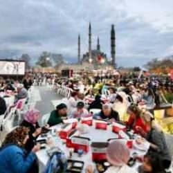 YTB, d&uuml;nyanın  d&ouml;rt bir yanında Ramazan'ın bereketini paylaştı