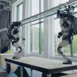 Atlas'ın duygu dolu anları... Boston Dynmacis'in dünyaca ünlü robotu emekli oldu!