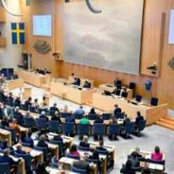 İsveç'te skandal karar: Cinsiyet değiştirme yaşı 18'den 16'ya düşürüldü