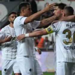 Manisa FK, Altay engelini 2 golle aştı